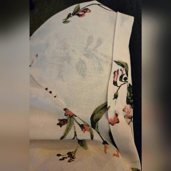 Rewind Sheer Floral Top - Picture 4 of 6